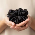 Черно скрънче в дланите - много по-голям размер